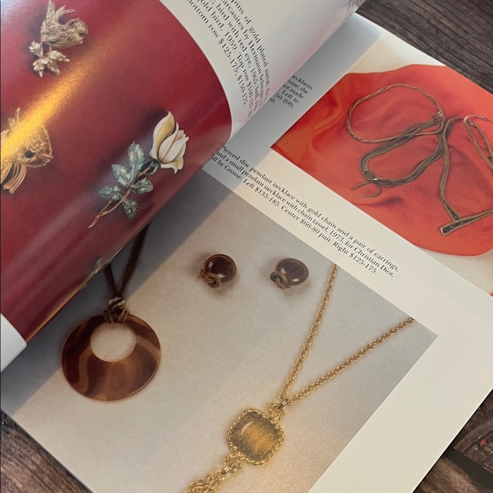 The Best of Costume Jewelry by Nancy N. Schiffer - Picture 8 of 10